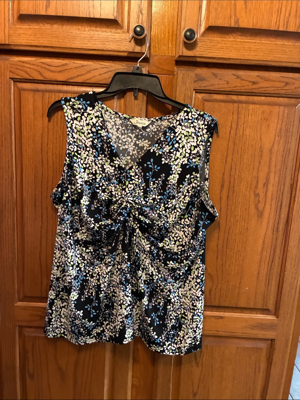 Jessica Black Sleeveless Twist-Front Floral Tank size XXL